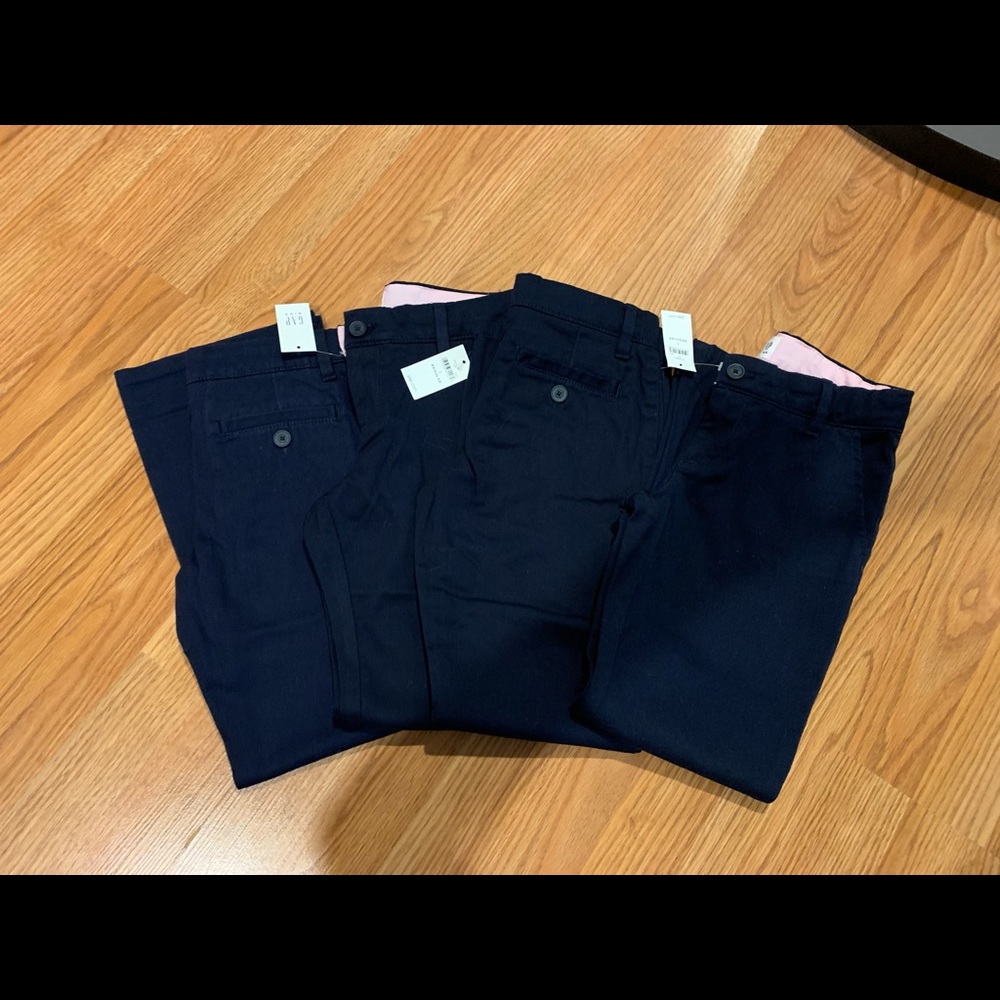 Gap kids chinos size 7, 4 PAIRS (3 BNWT)